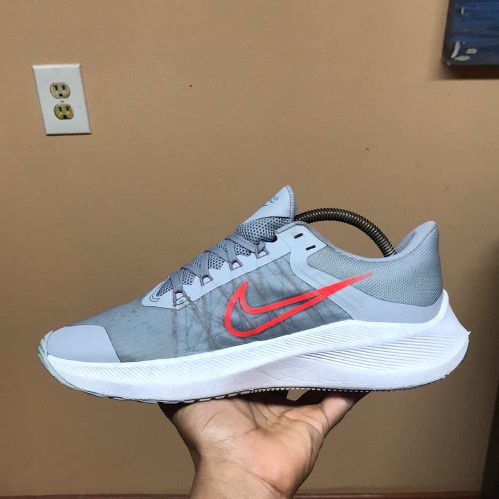 Nike Winflo 8 “Wolf Grey Bright Crimson” - Picture 5 of 15